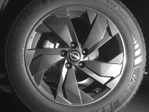 Used 2025 Nissan Rogue SV FWD image 12