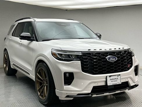 Used 2025 Ford Explorer ST AWD/4WD image 15
