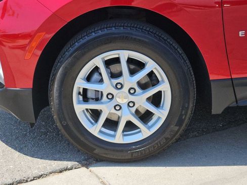 Used 2024 Chevrolet Equinox LT FWD image 32
