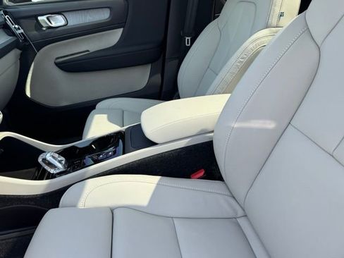 New 2026 Volvo XC40 B5 Plus w/ Protection Package Premier image 18