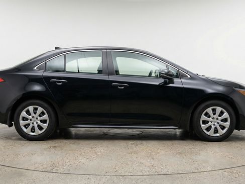 Used 2025 Toyota Corolla LE image 11