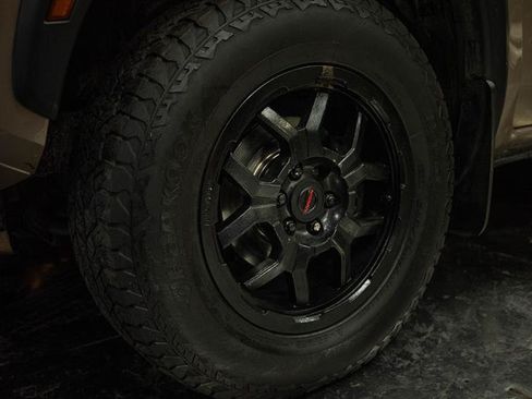 Used 2024 Nissan Frontier PRO-4X w/ Pro Convenience Package AWD/4WD image 3