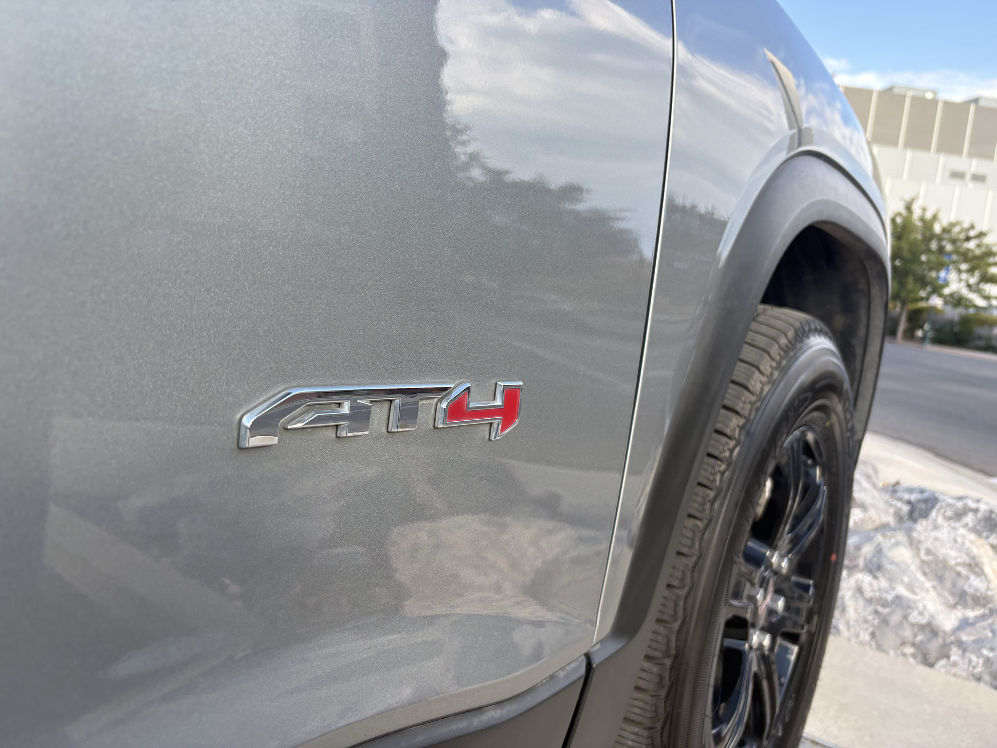 Used 2023 GMC Acadia AT4 w/ Technology Package AWD/4WD image 4