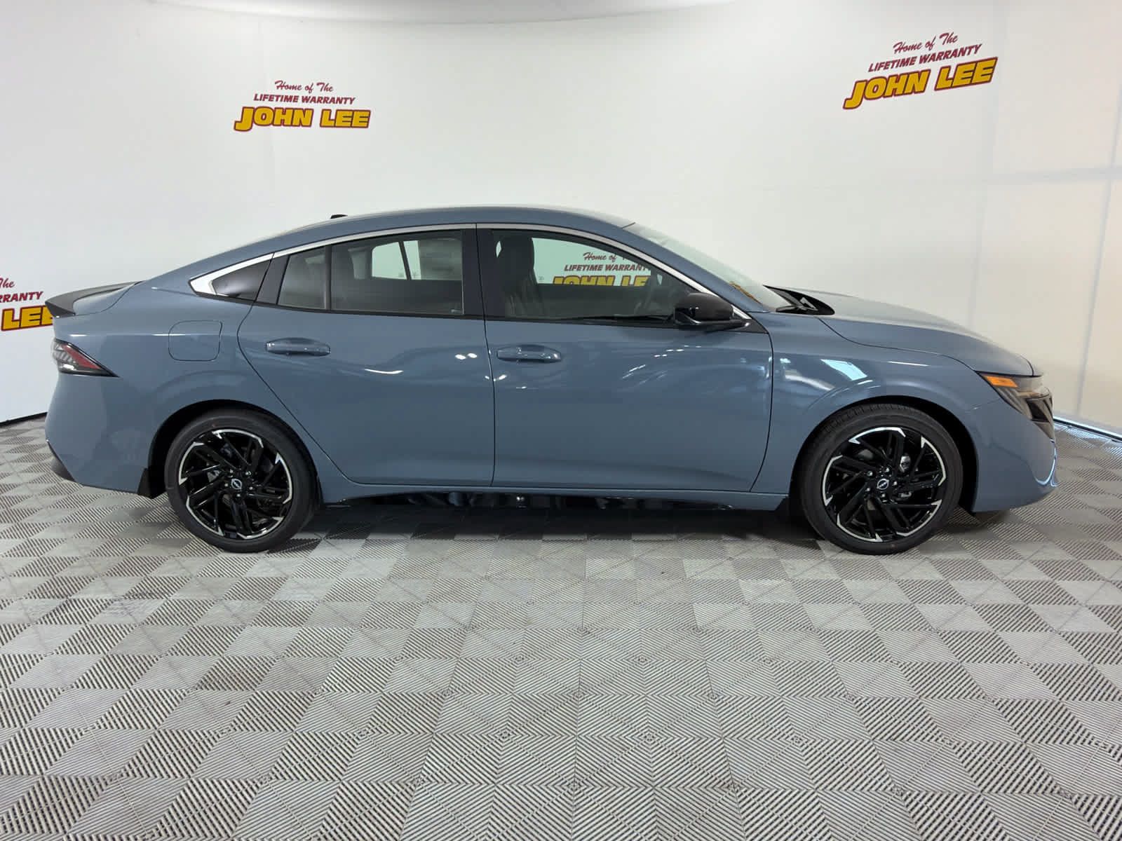 New 2027 Nissan Sentra SR w/ Floor Mat Package FWD image 7