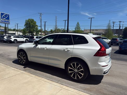 Used 2023 Volvo XC60 B5 Plus w/ Protection Package Premier image 5