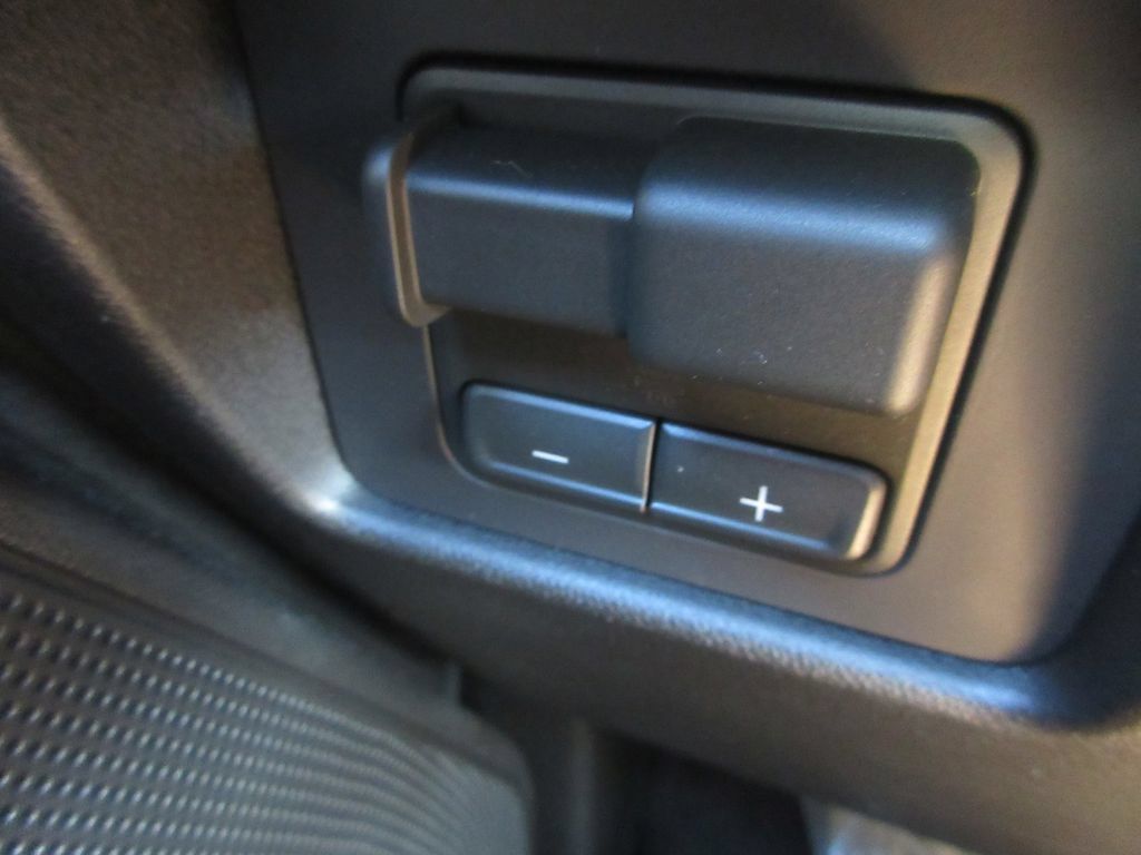 New 2026 GMC Canyon AT4 w/ Nightfall Essentials Package AWD/4WD image 19