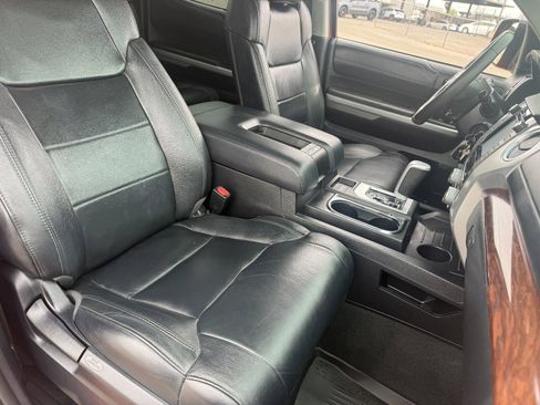 Used 2014 Toyota Tundra Limited w/ Limited Premium Package image 11