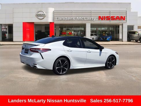 Used 2019 Toyota Camry XSE FWD image 3