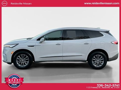 Used 2024 Buick Enclave Premium image 3