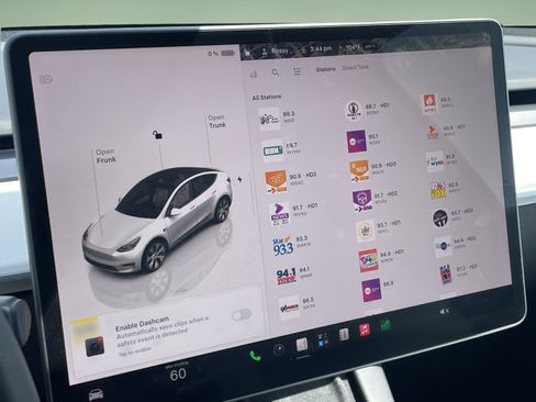 Used 2023 Tesla Model Y Long Range AWD/4WD image 18