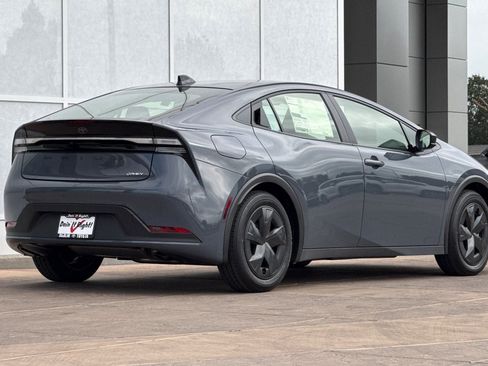 New 2026 Toyota Prius Plug-In Hybrid image 4