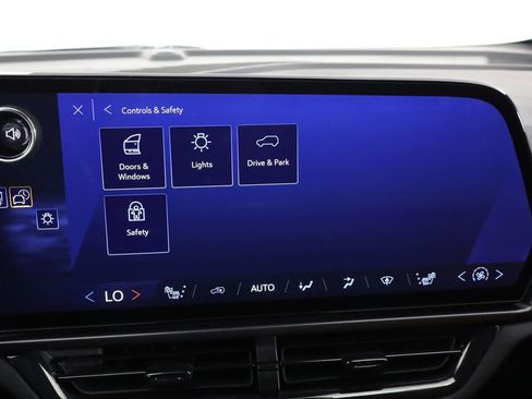 Used 2024 Chevrolet Equinox EV RS w/ LPO, All-Weather Mat Package image 34