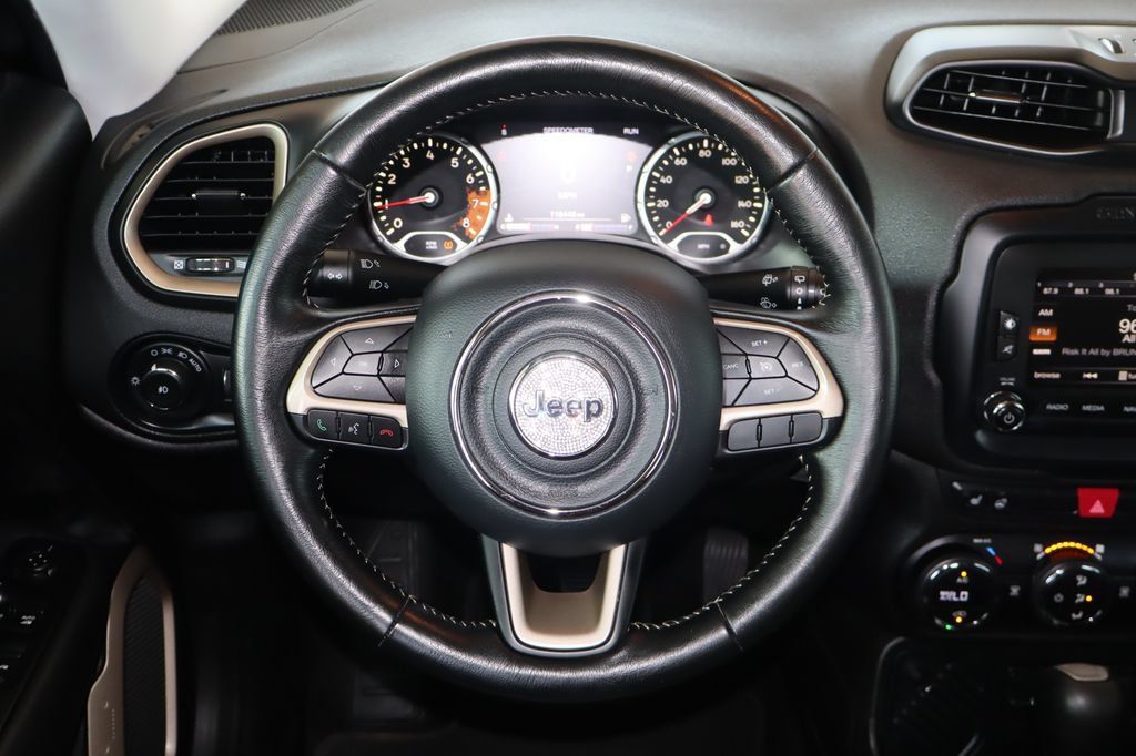 Used 2017 Jeep Renegade Limited FWD image 18