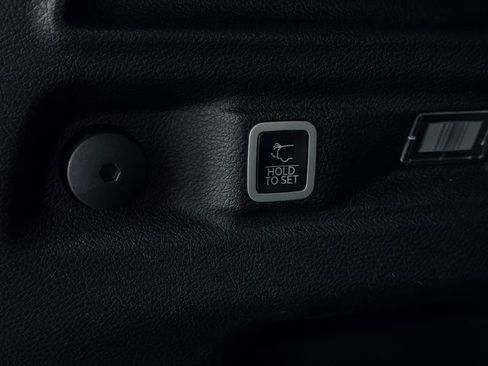 Used 2024 Jeep Grand Cherokee L Laredo AWD/4WD image 12