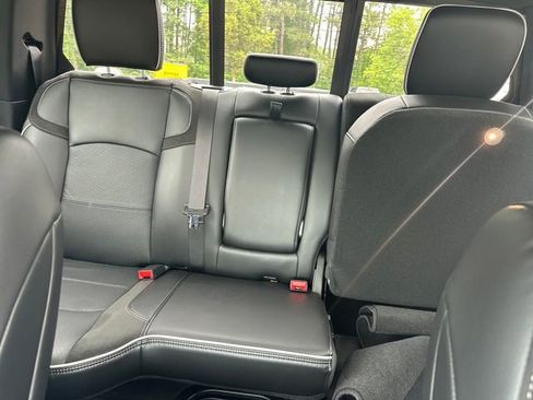 New 2026 RAM 2500 Laramie AWD/4WD image 18
