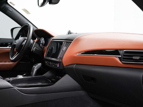 Used 2023 Maserati Levante GT AWD/4WD image 28