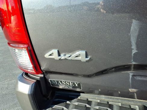 Used 2022 Toyota Tacoma SR image 10