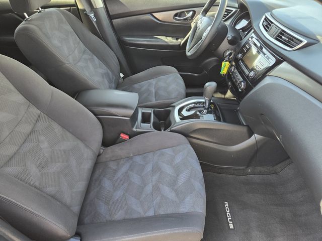 Used 2016 Nissan Rogue S w/ Appearance Package FWD image 13