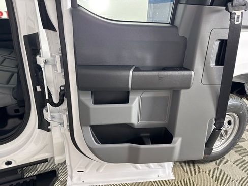 New 2026 Ford F250 XL w/ XL Chrome Package image 18