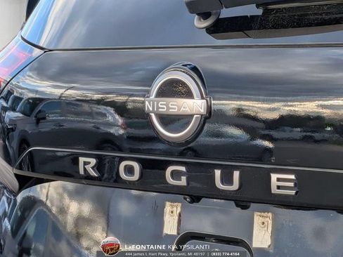 Used 2024 Nissan Rogue SL AWD/4WD image 9