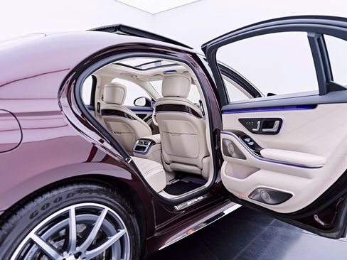 Used 2024 Mercedes-Benz S 63 AMG S image 36