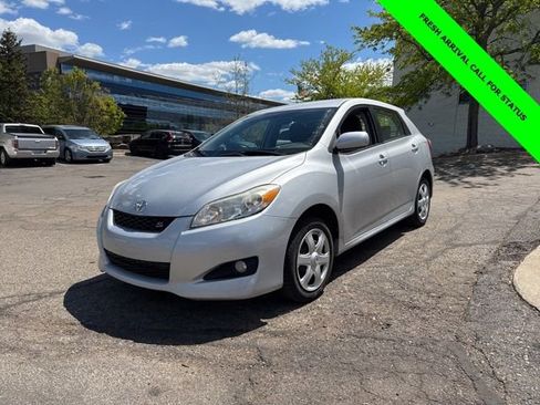Used 2010 Toyota Matrix S AWD/4WD image 1
