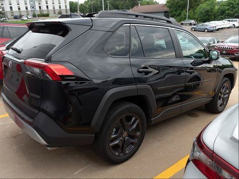 Used 2022 Toyota RAV4 Adventure w/ Convenience Package AWD/4WD image 6