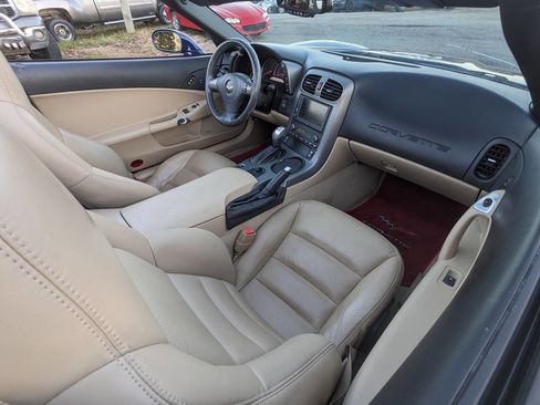 Used 2007 Chevrolet Corvette Convertible w/ Preferred Equipment Group image 27