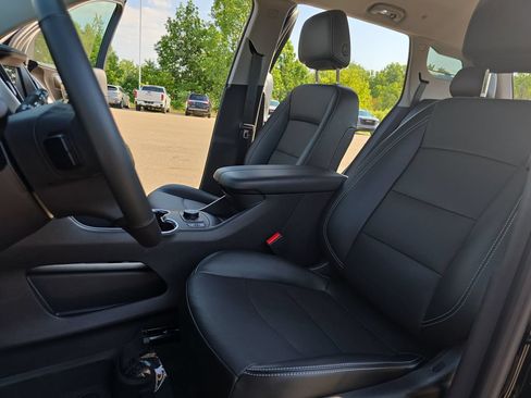 Used 2024 GMC Terrain SLT w/ Infotainment Package II AWD/4WD image 14