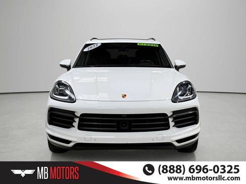 Used 2022 Porsche Cayenne Platinum Edition AWD/4WD image 2