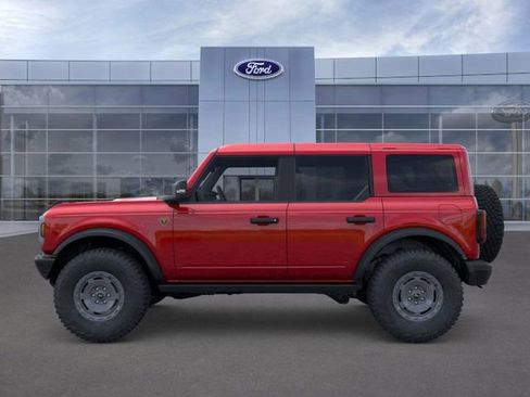 New 2025 Ford Bronco Badlands image 3
