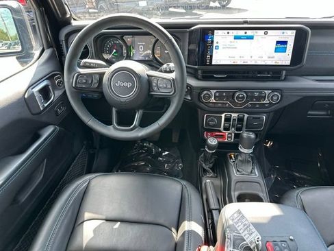 Used 2024 Jeep Wrangler Unlimited Rubicon 4xe AWD/4WD image 35