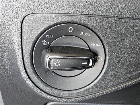 Used 2022 Volkswagen Atlas SE w/ Panoramic Sunroof Package image 8