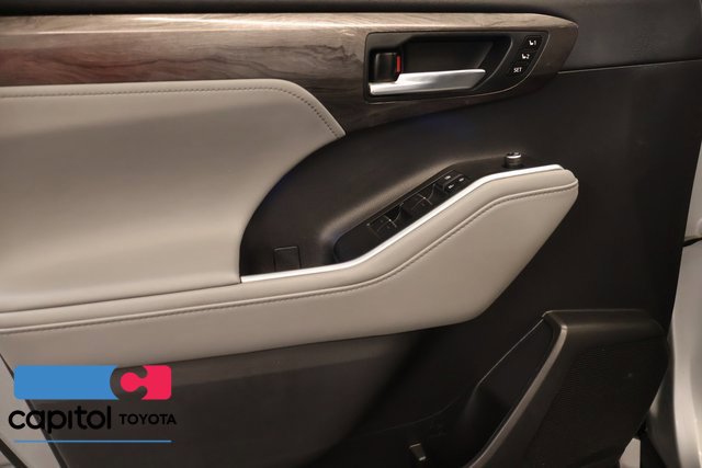 Used 2021 Toyota Highlander Platinum AWD/4WD image 9
