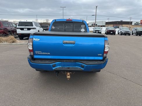 Used 2011 Toyota Tacoma 4x4 Double Cab w/ TRD Sport Pkg w/JBL Audio image 3