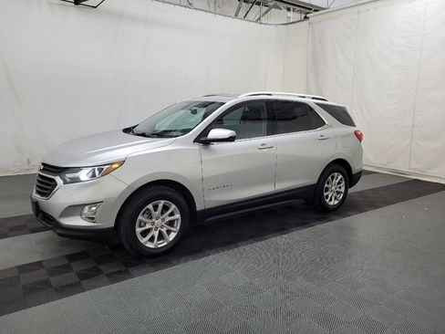 Used 2019 Chevrolet Equinox LT AWD/4WD image 2