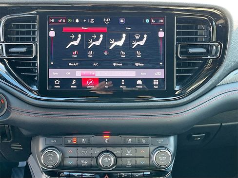 Used 2023 Dodge Durango GT image 15