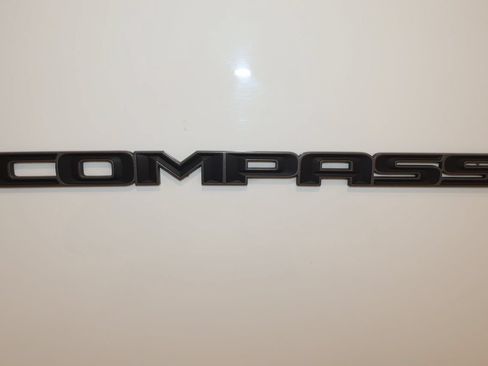 Used 2025 Jeep Compass Latitude w/ Convenience Group AWD/4WD image 34