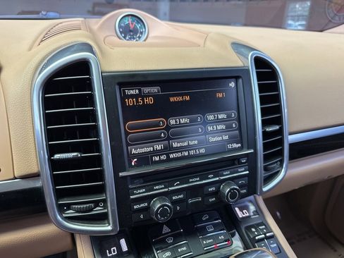 Used 2016 Porsche Cayenne image 5