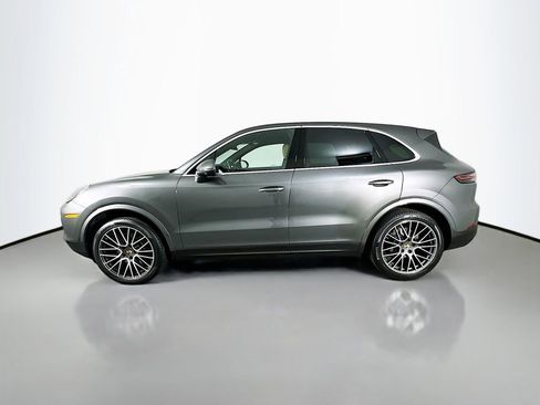 Certified 2023 Porsche Cayenne AWD/4WD image 2
