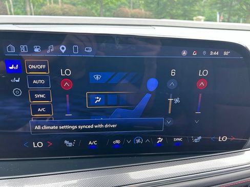 Used 2025 Chevrolet Suburban RST w/ Comfort Package RWD image 29