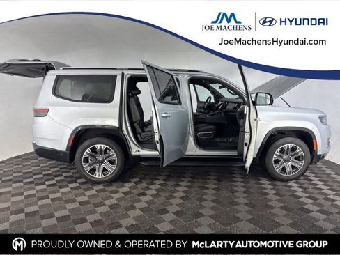 Used 2022 Jeep Wagoneer Series III w/ Convenience Group I image 14