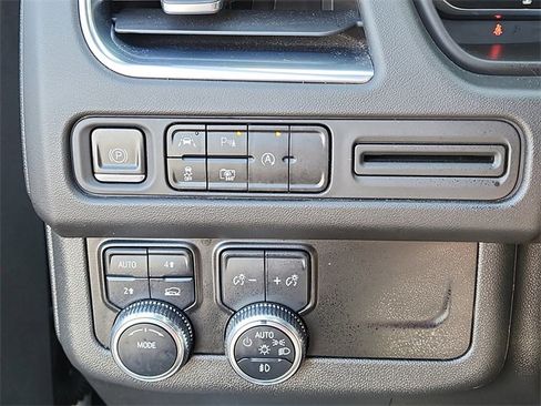 Certified 2024 GMC Yukon SLT w/ SLT Luxury Package image 22