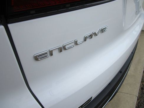 Used 2025 Buick Enclave Preferred FWD image 12
