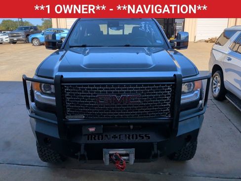 Used 2016 GMC Sierra 2500 Denali w/ Duramax Plus Package image 2