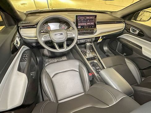 New 2026 Jeep Compass Limited image 9