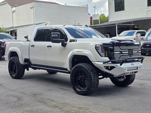 Used 2024 GMC Sierra 2500 Denali Ultimate w/ Max Trailering Package AWD/4WD image 9