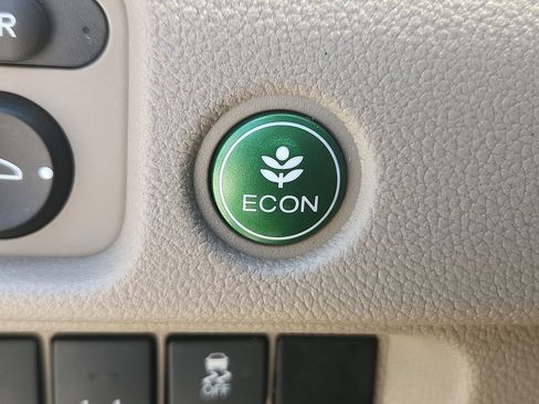 Used 2016 Honda Pilot Touring image 21