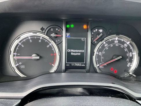 Used 2020 Toyota 4Runner TRD Off-Road Premium AWD/4WD image 29