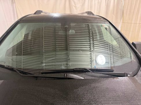 Used 2023 GMC Acadia SLE w/ Driver Convenience Package image 13